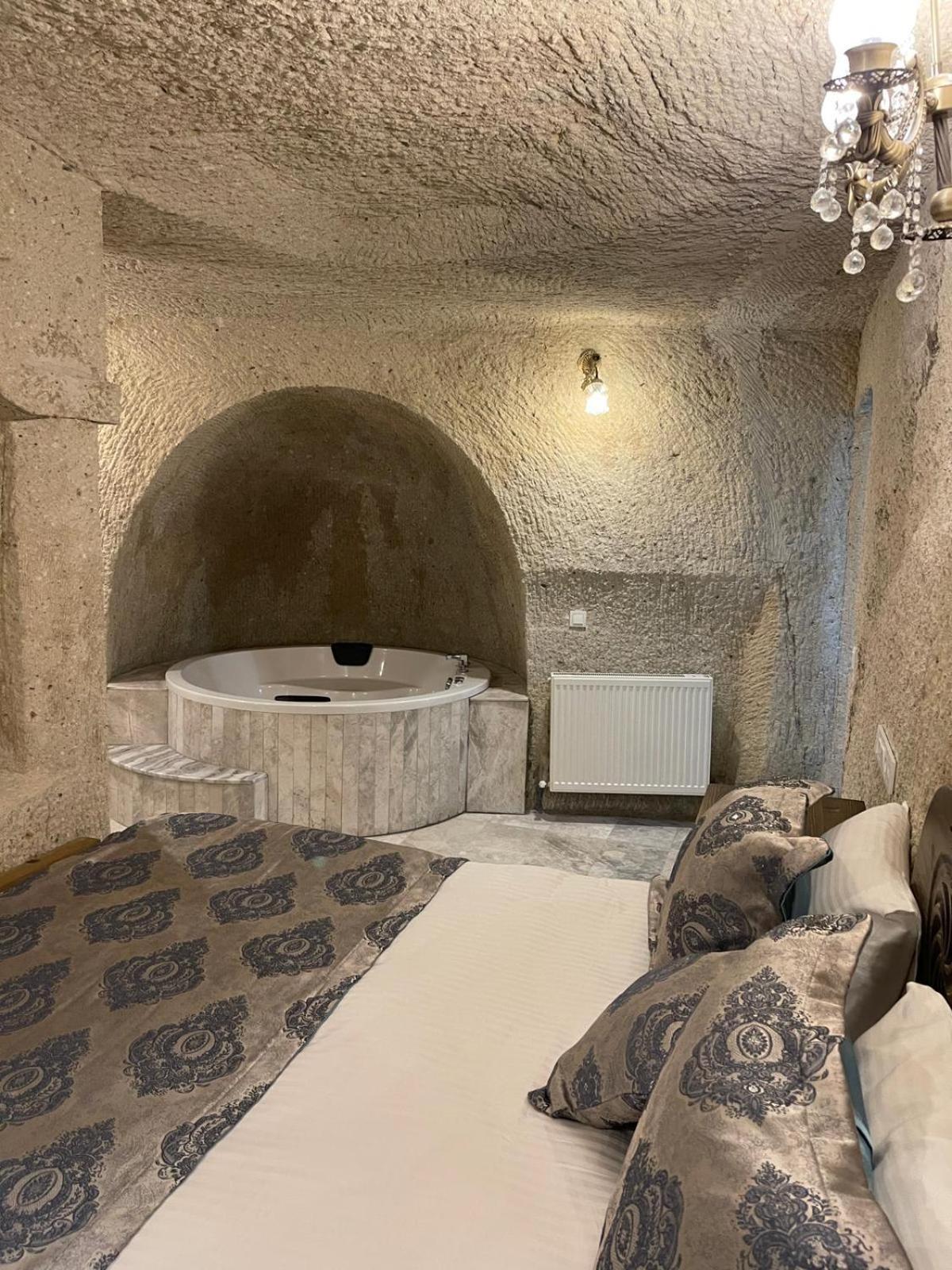 Cappadocia Empire Cave Hotel Göreme Esterno foto