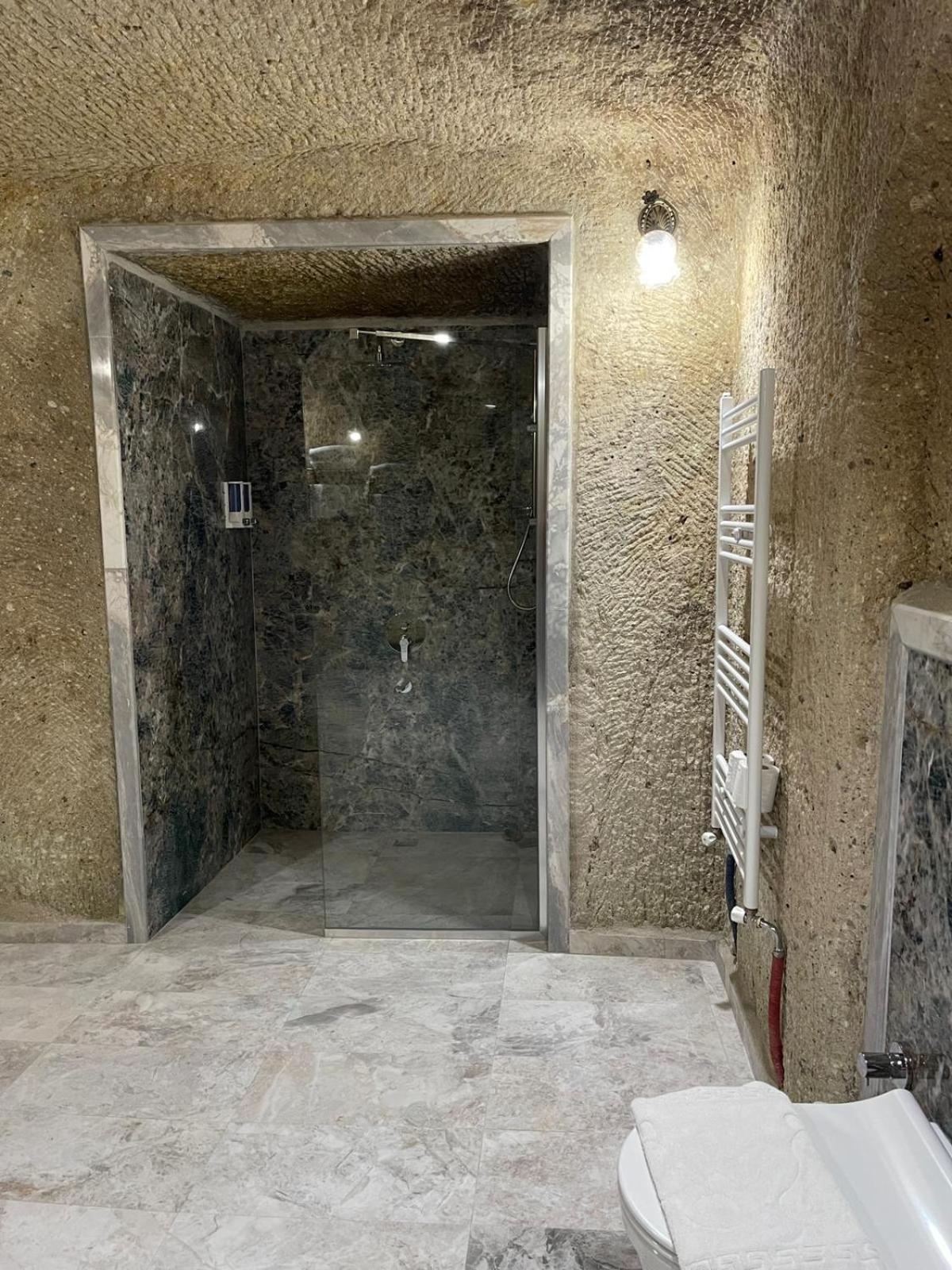 Cappadocia Empire Cave Hotel Göreme Esterno foto