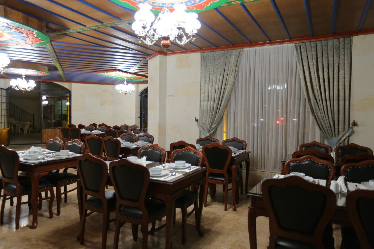 Cappadocia Empire Cave Hotel Göreme Esterno foto